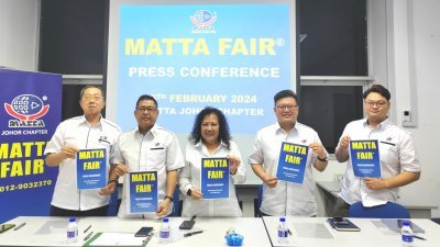 谢利兴（左起）、黄建顺、李慧贞、郭礼惯和汤凌愷呼吁，民众前往柔佛州马来西亚国际旅游展（Johor MATTA Fair）签购心仪的旅游配套。