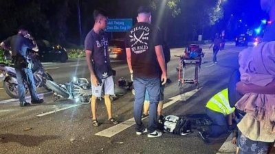一辆马赛地轿车涉嫌撞倒摩哆后逃逸，造成22岁男骑士詹志伟当场身亡，23岁后座女乘客迪亚娜重伤入院接受手术。