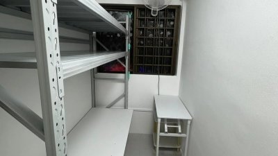 疑是储藏室的小隔间租金600新元，还不能议价，被网民形容为停尸房。（取自社交媒体）