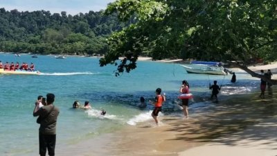 邦咯岛日前面对水供中断或不稳的突发问题已被解决，当地旅游业者已准备好重新接待游客。（档案照）