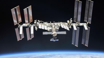 俄罗斯国家航天集团和美国太空总署表示，国际太空站的空气泄露不会对机组人员造成危险，也不会影响国际太空站的运行。（图取自NASA网站）