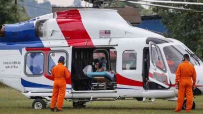 马来西亚皇家警察的仁慈航班载送62岁退休警员奥斯曼飞往国家心脏中心治疗。