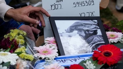 以色列士兵卡茨在对加沙北部的地面行动中丧生，他的葬礼上周在以色列中部沿海城市霍隆举行。（图取自路透社）