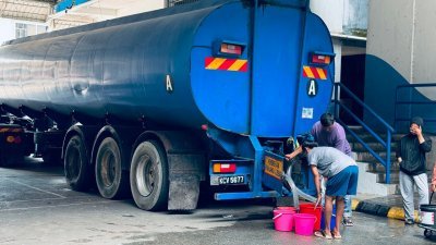 槟岛西南县10个受影响地区，预计周日傍晚6时30分可恢复水供。（档案照）