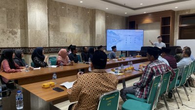 印尼独立清真寺2024年第一批工作人员华文培训班周四开班。（图取自中新社）
