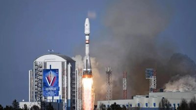 俄罗斯国家航天集团称，伊朗“Pars-I”地球遥感卫星和俄罗斯18颗卫星周四成功进入预定轨道。（图翻摄自俄卫网）