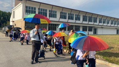 培智华小周日启用新校舍，迎来27名学生报到。