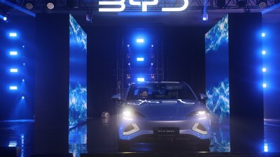 比亚迪1月18日在印尼首都雅加达推出3款电动汽车，进军印尼市场。（图取自中新社）