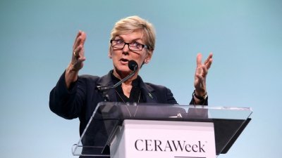 美国能源部长格兰霍姆在休斯敦举行的CERAWeek峰会上发表讲话。（图取自法新社）