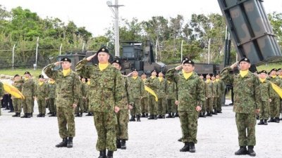 日本防卫省3月30日在冲绳县宇流麻市的陆上自卫队胜连分屯地，举行了冲绳本岛首个地对舰导弹连队的成立仪式。（图取自网络）