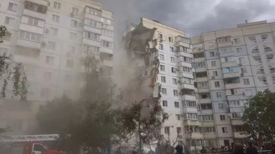 俄罗斯官员表示，乌克兰向位于边界附近的俄国城市贝尔哥罗德发动导弹攻击，造成当地一栋多层楼公寓倒塌，目前至少有7人死亡、17人受伤。（法新社）