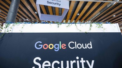 4月1日，谷歌云安全的标志出现在法国北部里尔举行的第18届InCyber​​国际网络安全论坛上。（图取自法新社）