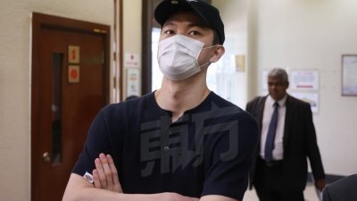 李梓嘉与家人达成和解　公司特大10月31日召开