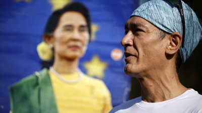 去年6月19日，缅甸前国务资政昂山淑姬的儿子阿里斯，在英国首都伦敦的海德公园参加跑步活动，庆祝母亲80岁生日，并提高人们对她持续被监禁的关注。（法新社档案照）