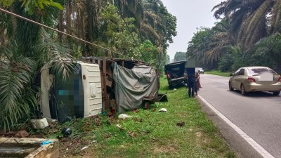 哥打丁宜古来路周五上午发生夺命车祸，造成一名摩哆骑士当场身亡。（图：哥打丁宜警方）