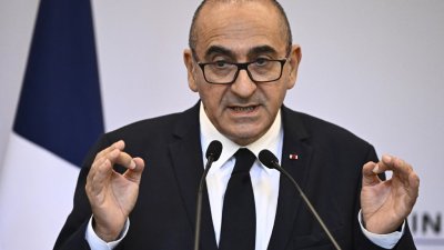 法国内政部长努内兹周五在内政部举行的新闻发布会上发表讲话。（图取自法新社）