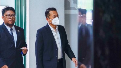 配合雪伊宗教局幽会案调查　聂纳兹米今录供逾3小时