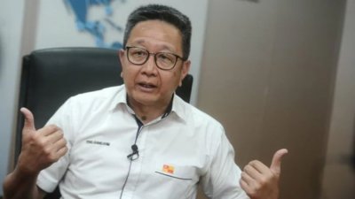 “尊严”只是“一时泛红的面颊”　邓章钦：马华错失退出国阵黄金时机