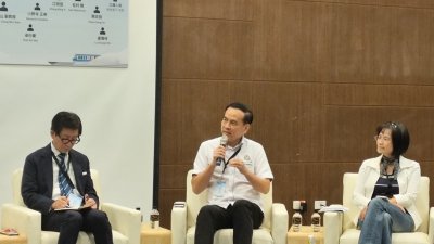 周忠信（中）受邀前往台湾出席“2026国际铁道观光文旅永续发展论坛”，作为主讲人之一的他，分享马来西亚的铁道发展。
