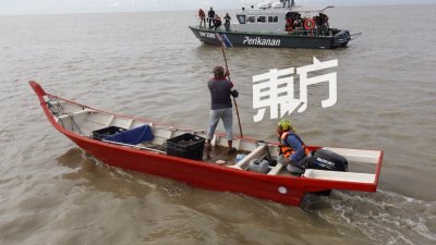 为进一步扩大蚶产量及带动沿海社区经济，联邦政府与霹雳州政府联手拨款360万令吉，推行2026年霹雳州养蚶场计划，单是在峇眼拿督，首阶段已开辟24个养蚶场，每个地段面积达21公顷。（图：莫哈末祖卡菲里面书）