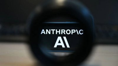 谷歌前CEO施密特（Eric Schmidt）施密特目前持有Anthropic约1%股权，随著Anthropic即将上市，施密特有望成为此次IPO中，个人获利最丰厚的投资者之一。（法新社档案照）
