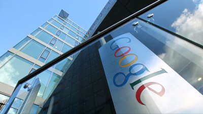 谷歌（Google）母公司——Alphabet股价于隔夜美股周四（29日）遭遇了自2004年谷歌上市以来的最大跌幅，重挫近13%，市值蒸发约5000亿美元。（法新社档案照）