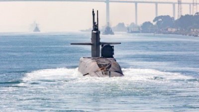 美国中央司令部周日在社群平台上表示，一艘俄亥俄级潜艇正在进入其责任区，而与公告一起发布的一张图片似乎显示这艘潜艇位于开罗东北部的苏伊士运河。（图取自X/U.S. Central Command）
