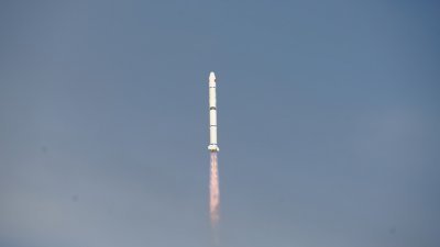 8月9日6时53分，中国在太原卫星发射中心采用长征二号丙运载火箭，成功发射环境减灾二号06星。（图取自中新社）