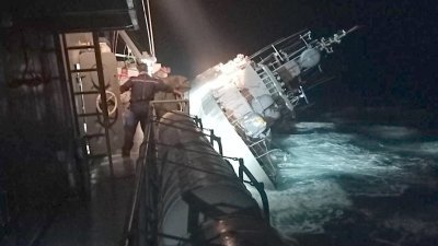 “素可泰”号护卫舰于2022年12月18日遭遇风暴后，在泰国湾巴蜀府海域沉没。当时舰上105人中，76人获救，24人遇难，5人失踪。（图取自X/Indo-Pacific News - Geo-Politics & Defense News）