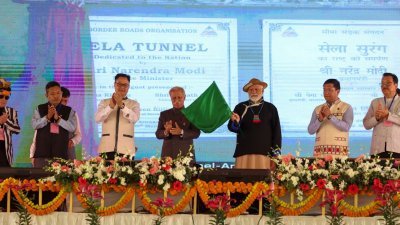 印度总理莫迪（右3）于3月9日为塞拉隧道（Sela Tunnel）举行落成典礼。这是一个战略性基础设施项目，通车后有利印度军方更方便进入接壤中国的边境地区。（图取自X/Narendra Modi）