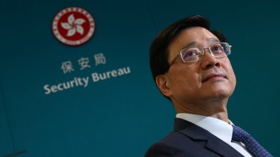 2020年，时任香港保安局长的李家超因推动《港区国安法》而上了美国制裁名单。（图取自路透社档案照）

