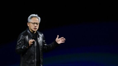 黄仁勋敦促欧洲加快采用AI技术，并对AI前景保持乐观，尽管部份投资者对支撑这项技术所需的巨额基建投资日益持怀疑态度。（图取自法新社）