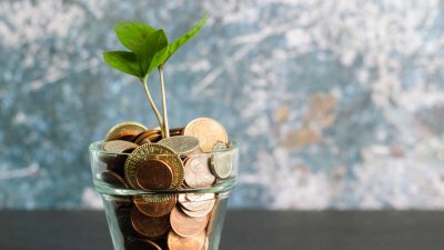 在财富传承的征途上，如果说信托是防范风险、守护基业的“盾”，那近年来备受瞩目的家族办公室则是主动出击、资产增值的“矛”。