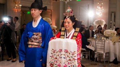 （图取自https://www.linandjirsa.com/korean-wedding-traditions/）